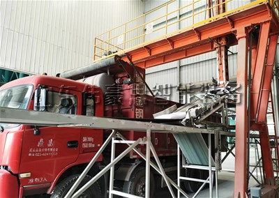 水泥袋全自動裝車機(jī)現(xiàn)場，自動裝車機(jī)器人案例